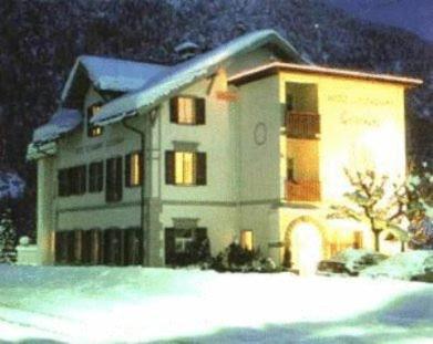 Hotel Grischuna Филизур Екстериор снимка
